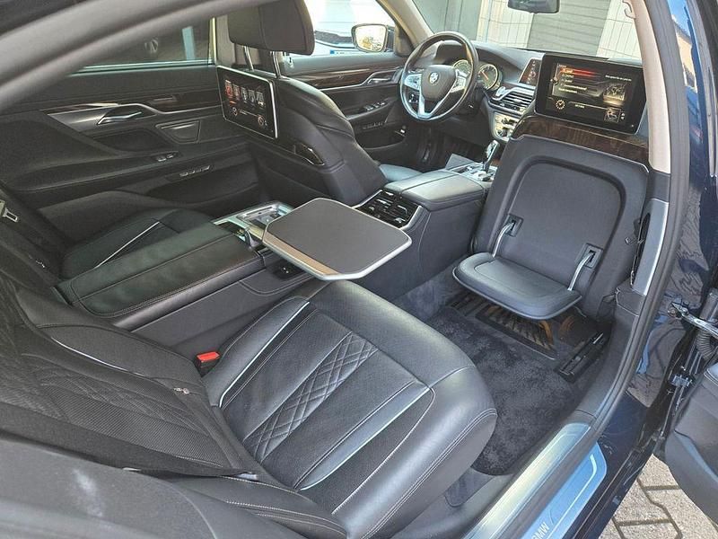 Blau Gebraucht 2016 BMW 740 Executive Limousine | 27.999 € (Guter Preis) - Bild 1/4