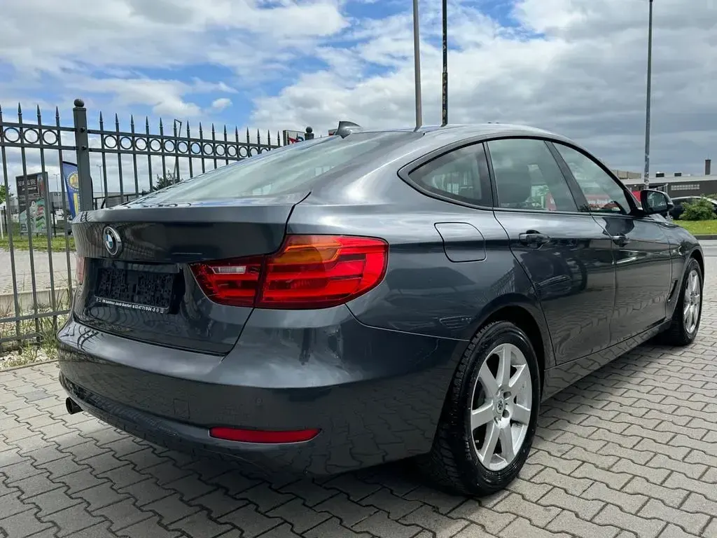 Gebraucht BMW 320 184 PS (135 kW) 2014 Grau Limousine