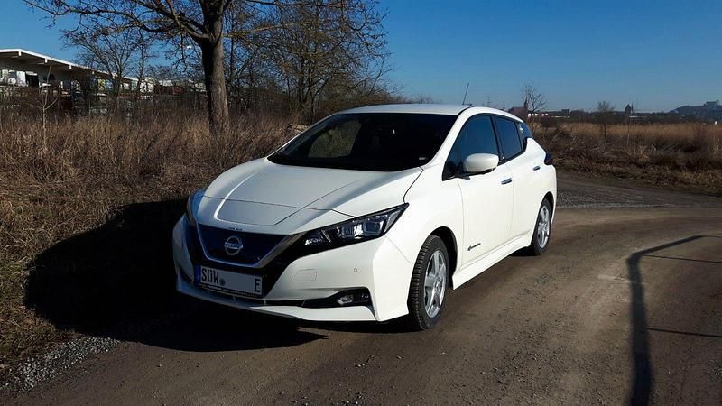 Weiß Gebraucht 2019 Nissan Leaf Tekna Kleinwagen | 10.500 € (Guter Preis) - Bild 1/1