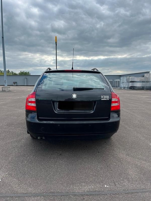 Gebraucht Skoda Octavia 105 PS (77 kW) 2008 Schwarz Kombi