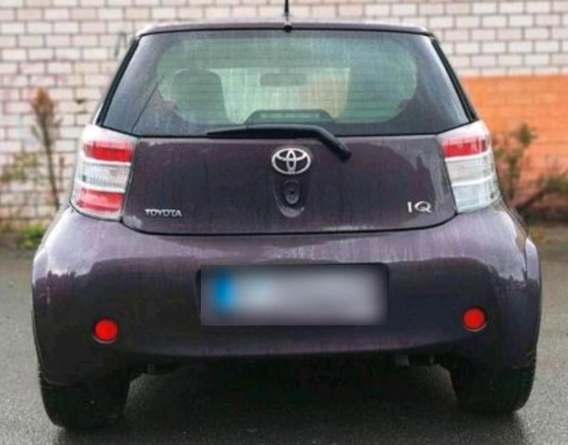 Gebraucht Toyota iQ 70 PS (51 kW) 2010 Violet Kleinwagen