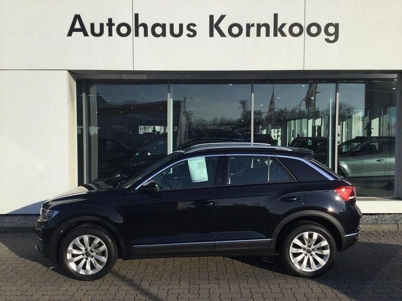 Deep black (metallic) Gebraucht 2022 VW T-Roc Sport SUV | 22.990 € (Superpreis) - Bild 1/4