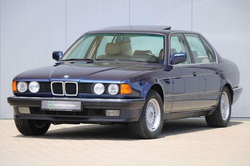 Royal blau metallic Gebraucht 1988 BMW 735 Limousine | 14.735 € - Bild 1/1