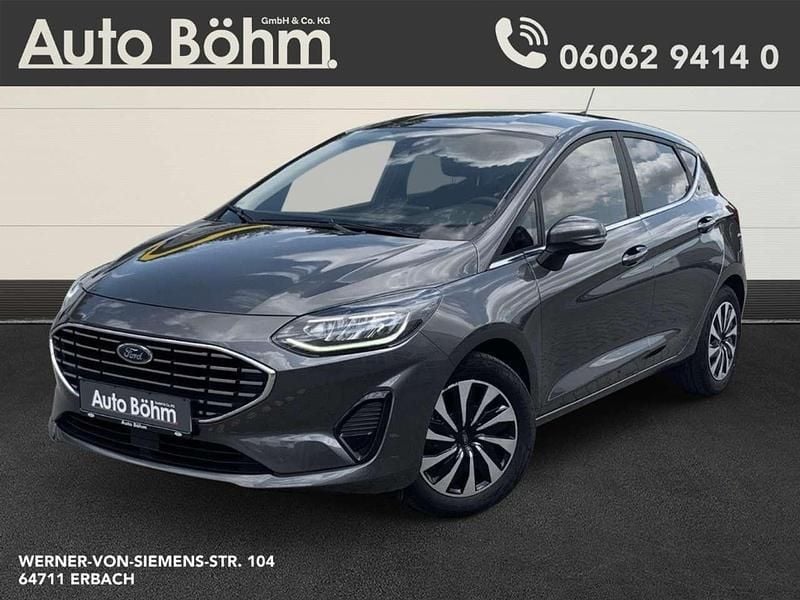 Grau(metallic) Gebraucht 2022 Ford Fiesta Titanium X Kleinwagen | 18.530 € (Fairer Preis) - Bild 1/4