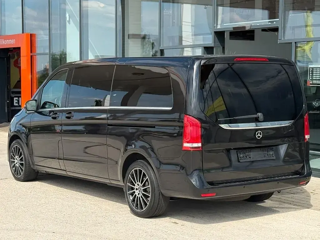Gebraucht Mercedes V220 Avantgarde 163 PS (119 kW) 2019 Obsidianschwarz metallic Van / Kleinbus