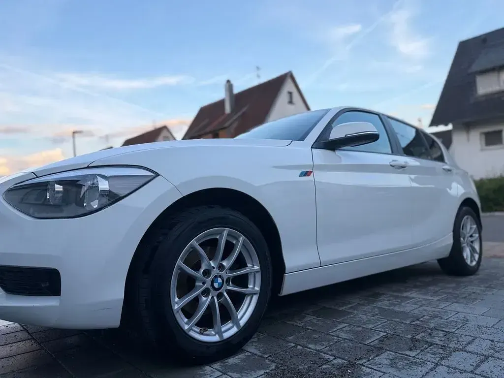 Gebraucht BMW 116 Sport Line 136 PS (100 kW) 2015 Weiß Kleinwagen