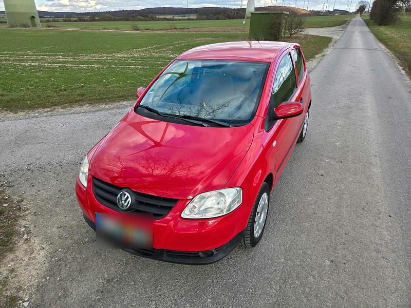 Gebraucht VW Fox 54 PS (39 kW) 2007 Rot Kleinwagen
