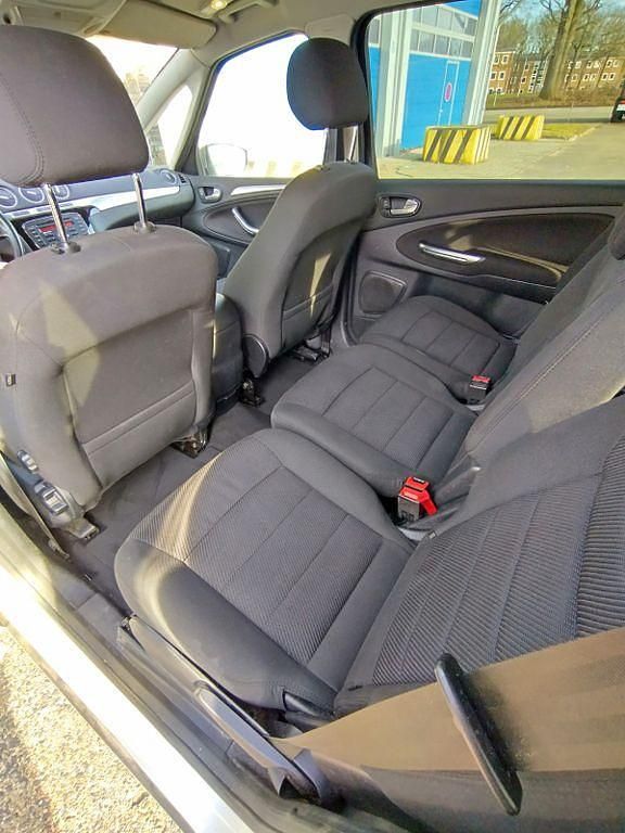 Gebraucht Ford S-MAX Titanium 140 PS (102 kW) 2014 Silber Van / Kleinbus