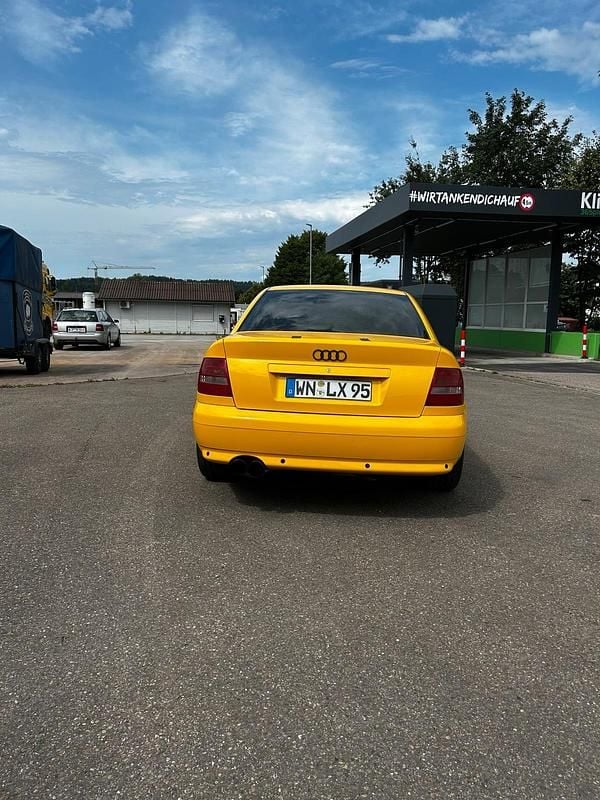 Gebraucht Audi A4 Performance 356 PS (261 kW) 2000 Gelb Limousine