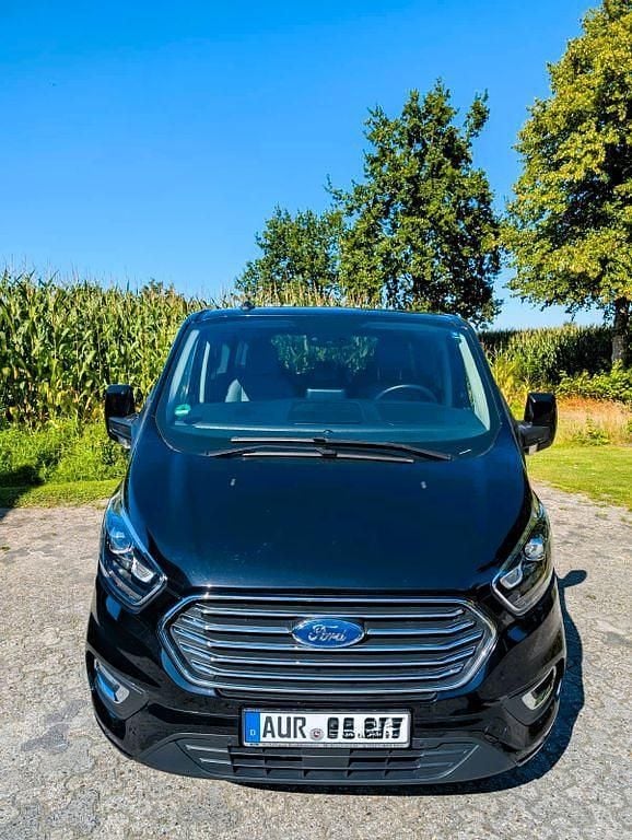 Schwarz Gebraucht 2021 Ford Tourneo Custom Titanium X Van / Kleinbus | 38.450 € (Superpreis) - Bild 1/4
