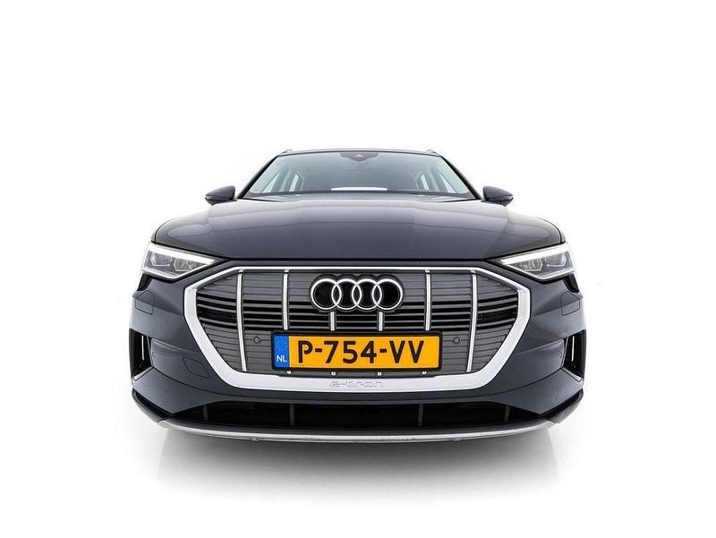 Gebraucht Audi e-tron Advanced 300 kW (408 PS) 2022 Grau SUV