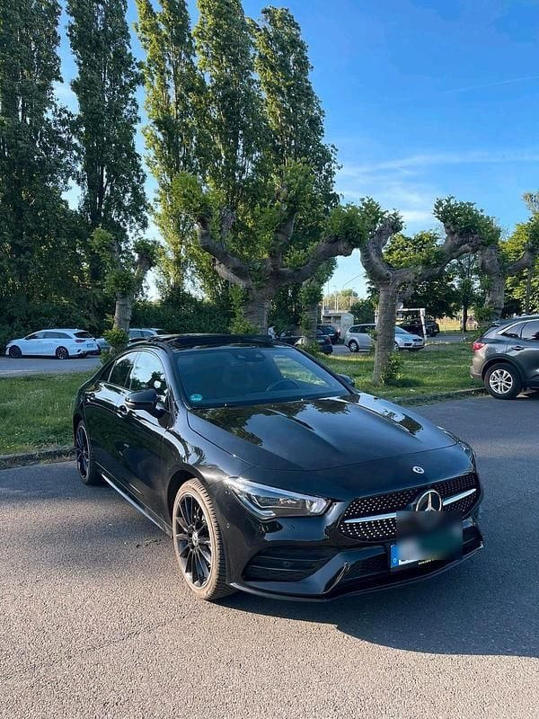 Schwarz Gebraucht 2022 Mercedes CLA250e AMG line Limousine | 33.000 € (Fairer Preis) - Bild 1/4