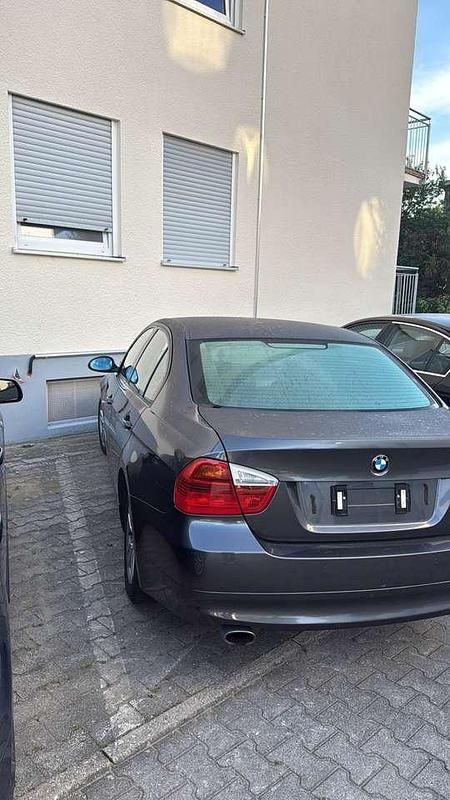 Gebraucht BMW 318 143 PS (105 kW) 2008 Limousine
