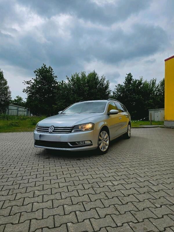 Silber Gebraucht 2012 VW Passat Kombi | 4.250 € (Superpreis) - Bild 1/4