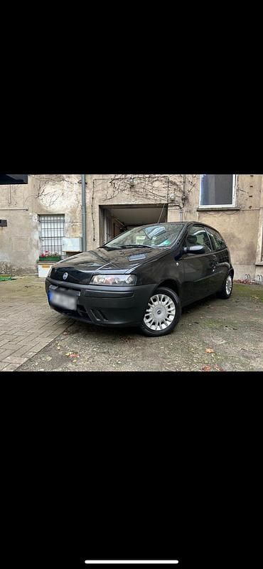 Schwarz Gebraucht 2002 Fiat Punto Kleinwagen | 1.100 € (Fairer Preis) - Bild 1/4