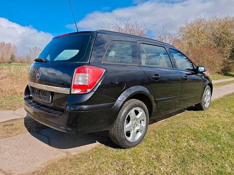 Gebraucht Opel Astra 105 PS (77 kW) 2007 Schwarz Kombi