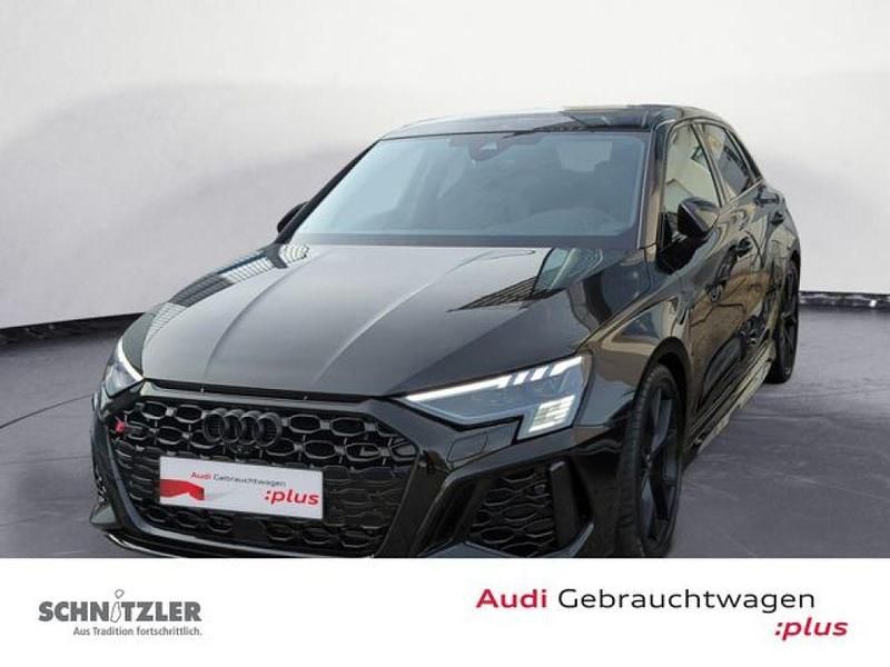 Mythosschwarz (metallic) Gebraucht 2024 Audi RS3 Sportback Sport Kleinwagen | 54.980 € (Superpreis) - Bild 1/4