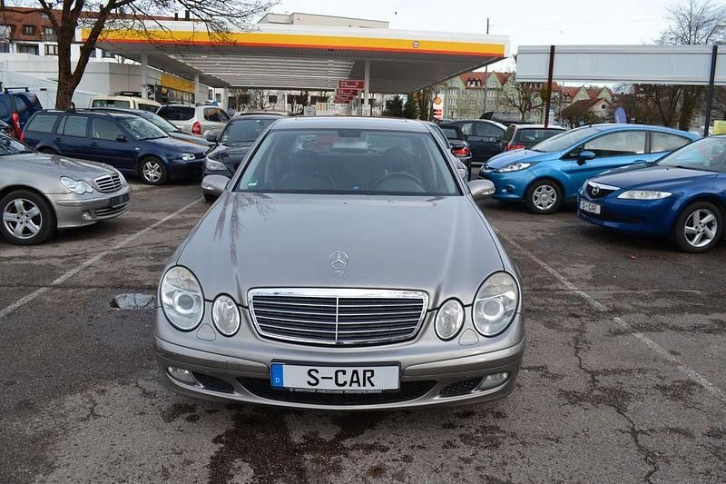 Gebraucht Mercedes E200 163 PS (119 kW) 2004 Silber Limousine
