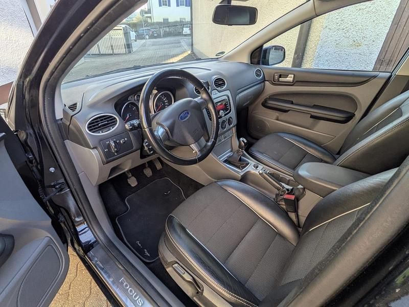 Gebraucht Ford Focus 2009 Schwarz Limousine