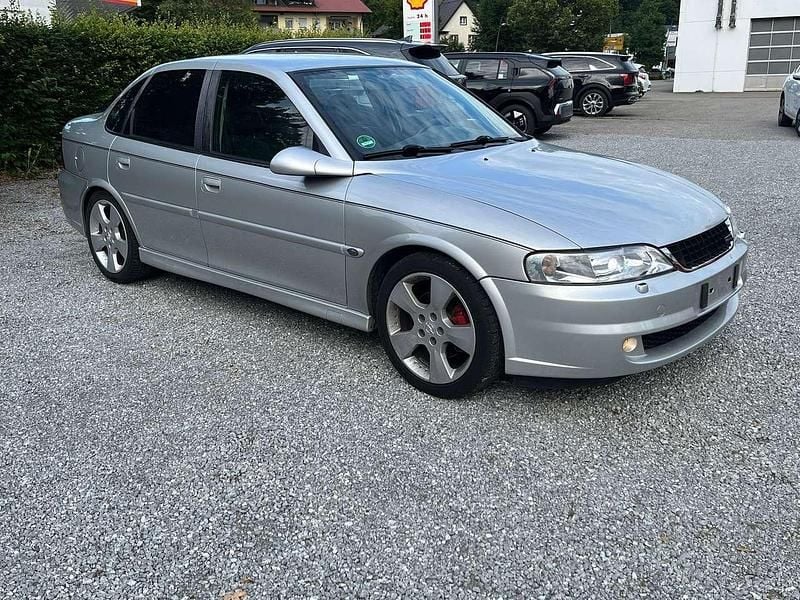 Silber Gebraucht 2002 Opel Vectra Sport Limousine | 3.500 € (Teuer) - Bild 1/4