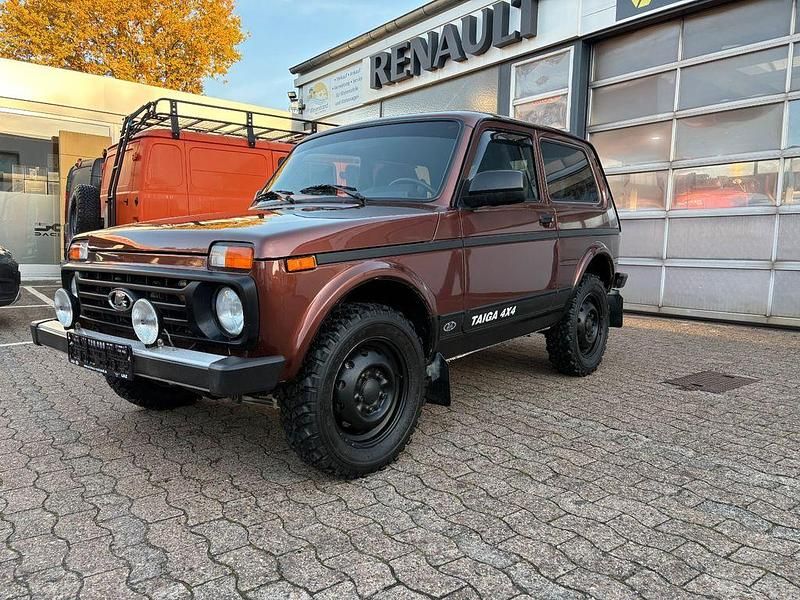 Braun Gebraucht 2020 Lada Taiga SUV | 15.999 € (Teuer) - Bild 1/4