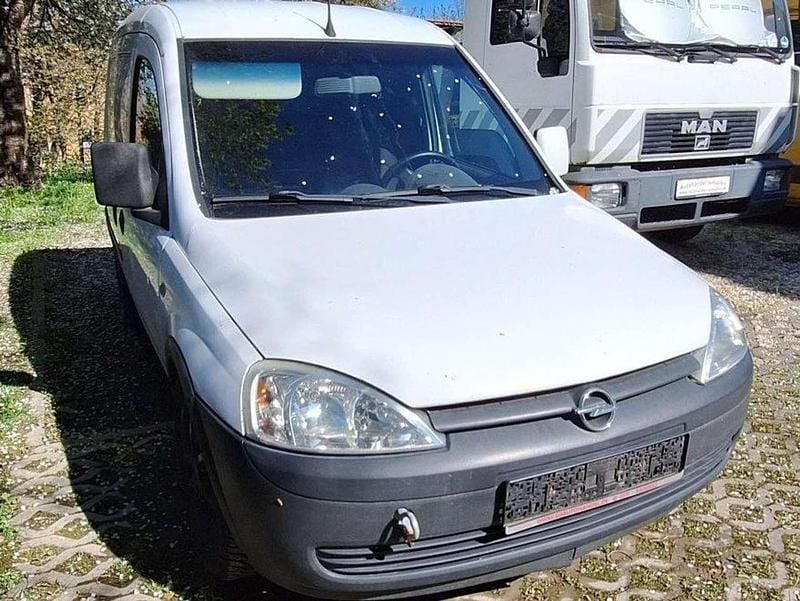 Usata Opel Combo 75 CV (55 kW) 2007 Bianco Monovolume