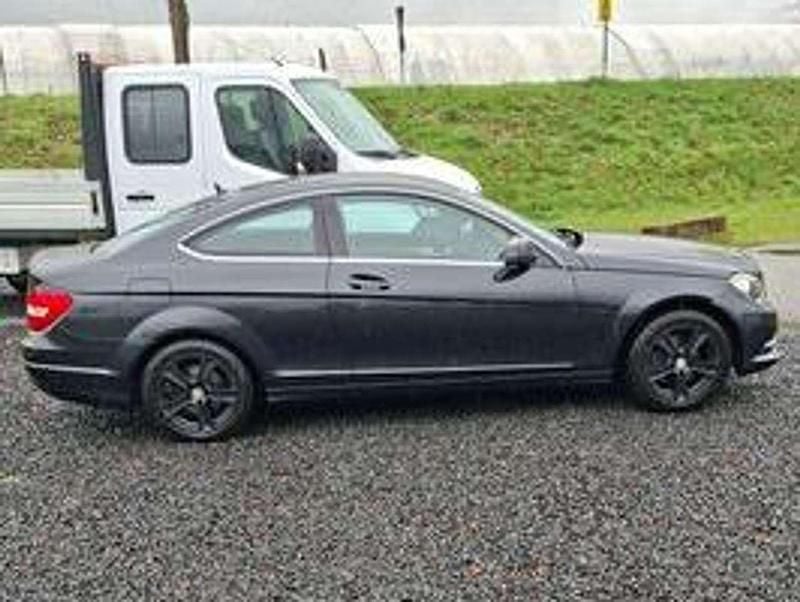 Gebraucht Mercedes C180 156 PS (114 kW) 2012 Schwarz Coupé