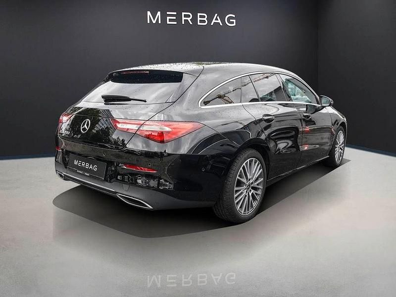 Gebraucht Mercedes CLA200 Shooting Brake Progressive 163 PS (119 kW) 2022 Nachtschwarz Kombi
