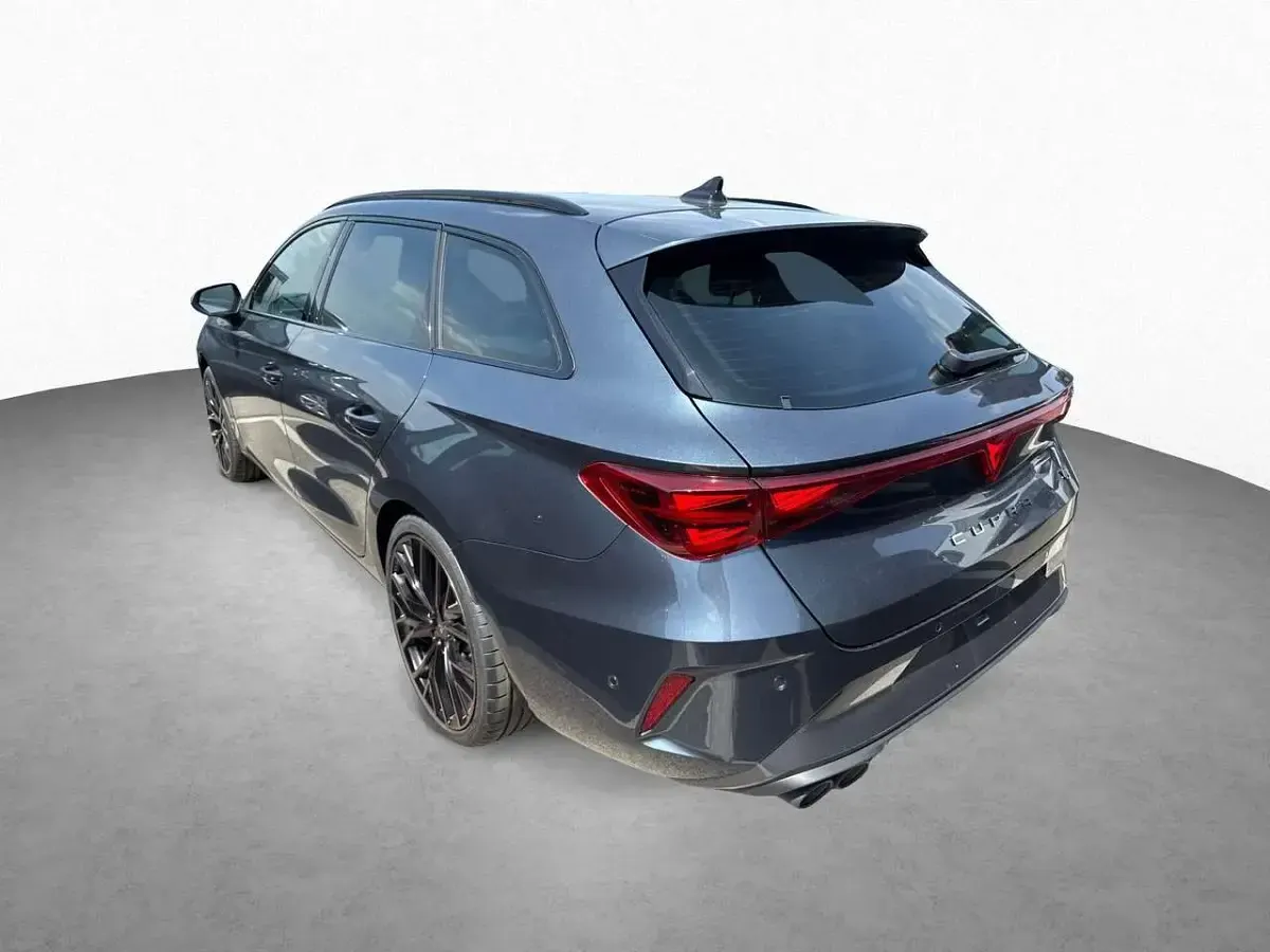 Neu Cupra Leon VZ 333 PS (244 kW) 2025 Grau Limousine