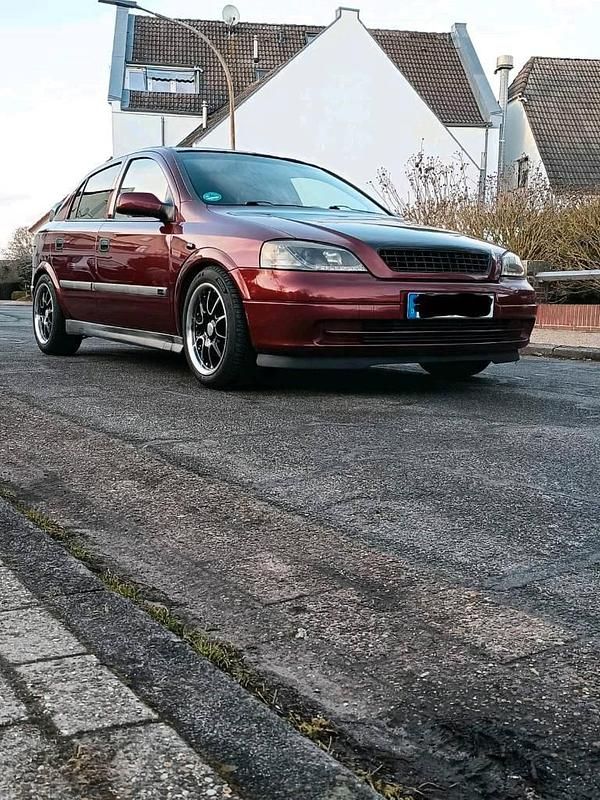 Second-hand Opel Astra 101 CP (74 kW) 2000 Roșu Hatchback