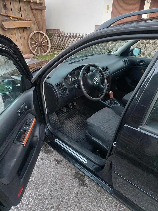 Gebraucht VW Bora 115 PS (84 kW) 2001 Schwarz Kombi