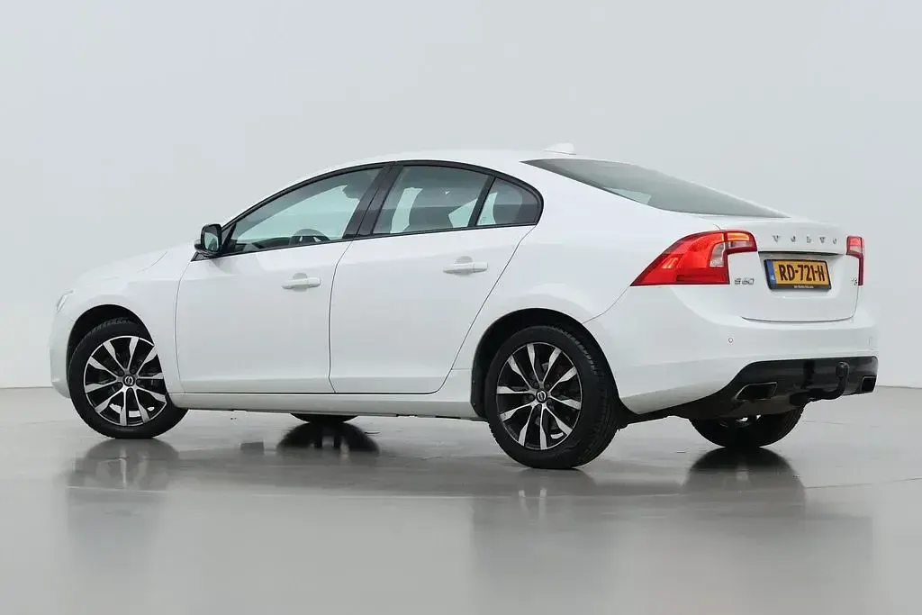 Occasion Volvo S60 Dynamic 152 ch (111 kW) 2017 Blanc Berline