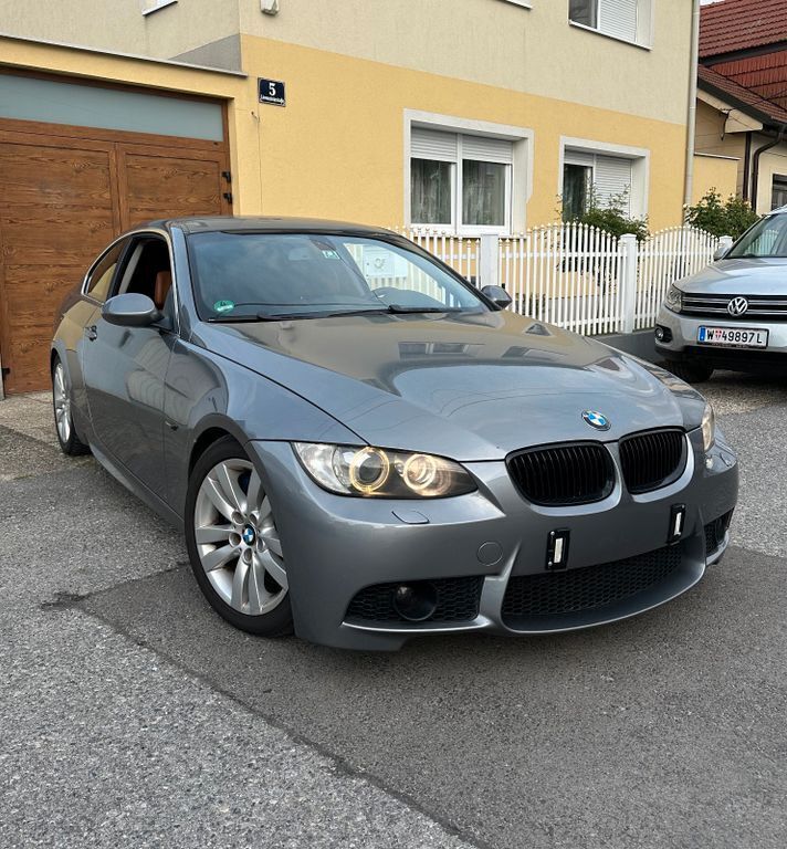 Grau Gebraucht 2006 BMW 330 M Sport Coupé | 6.500 € (Superpreis) - Bild 1/4