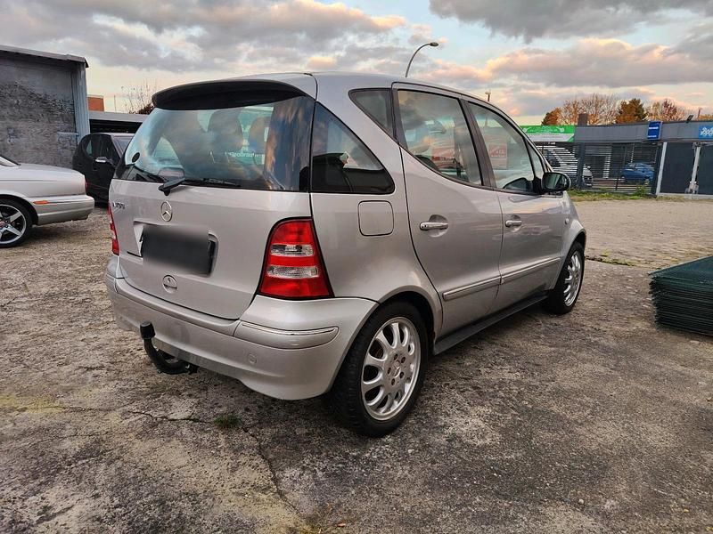 Gebraucht Mercedes A190 Elegance 125 PS (91 kW) 2001 Silber Kleinwagen