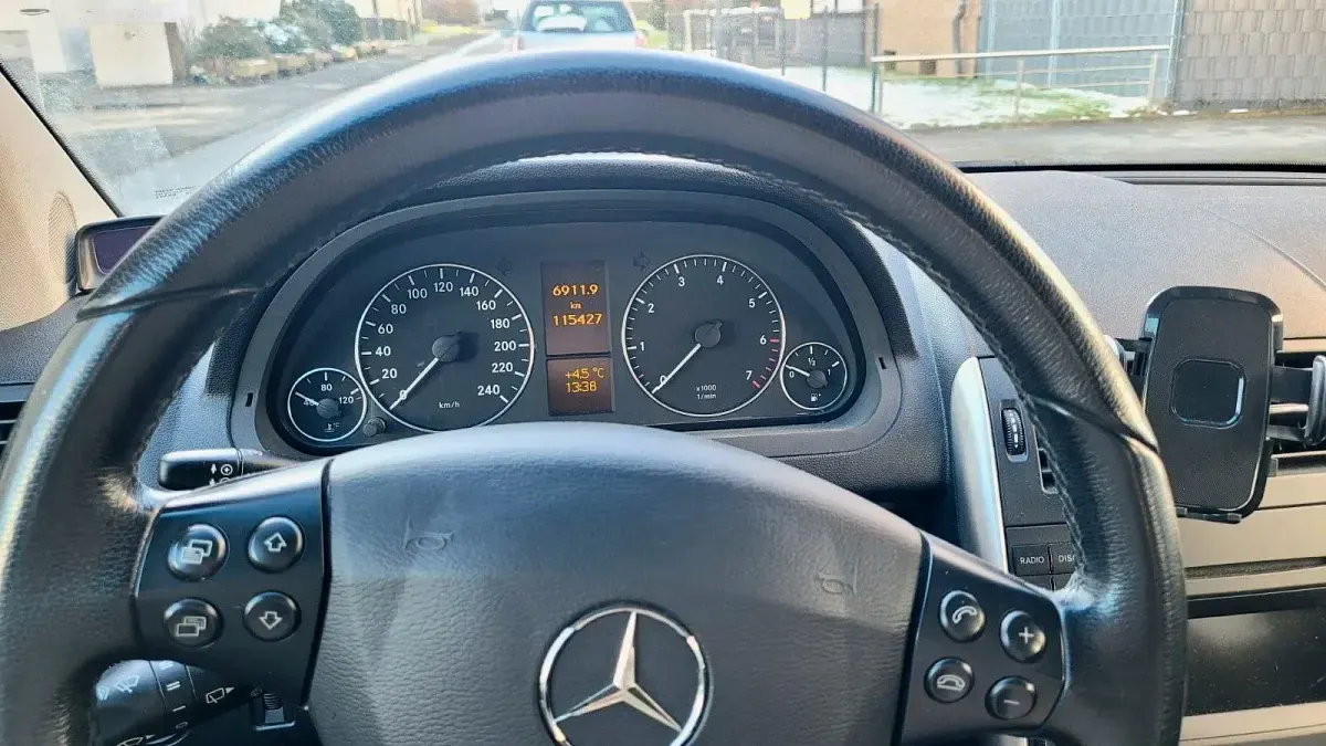 Gebraucht Mercedes A180 Avantgarde 116 PS (85 kW) 2010 Schwarz Van / Kleinbus