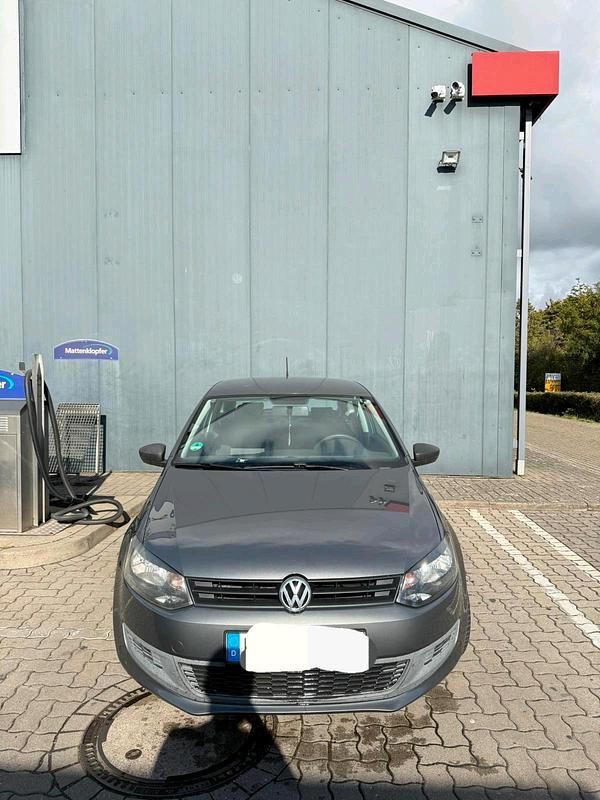 Grau Gebraucht 2010 VW Polo Kleinwagen | 4.000 € (Fairer Preis) - Bild 1/4