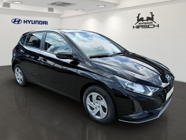 Neu Hyundai i20 Select 79 PS (58 kW) 2025 Schwarz Limousine