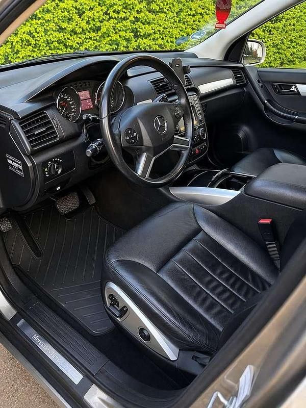 Gebraucht Mercedes R320 224 PS (164 kW) 2009 Van / Kleinbus