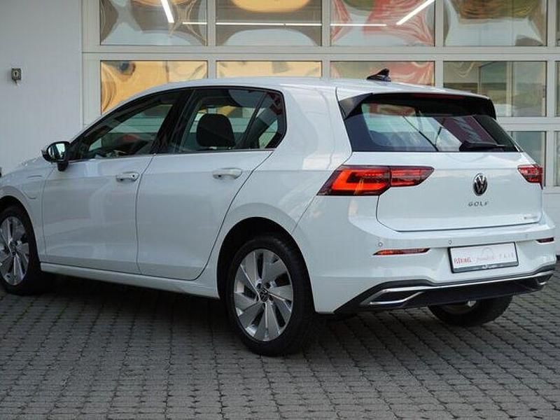 Gebraucht VW Golf VIII Style 204 PS (150 kW) 2022 Weiß Limousine