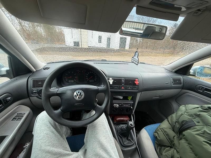Gebraucht VW Golf IV 75 PS (55 kW) 2000 Grau Kleinwagen