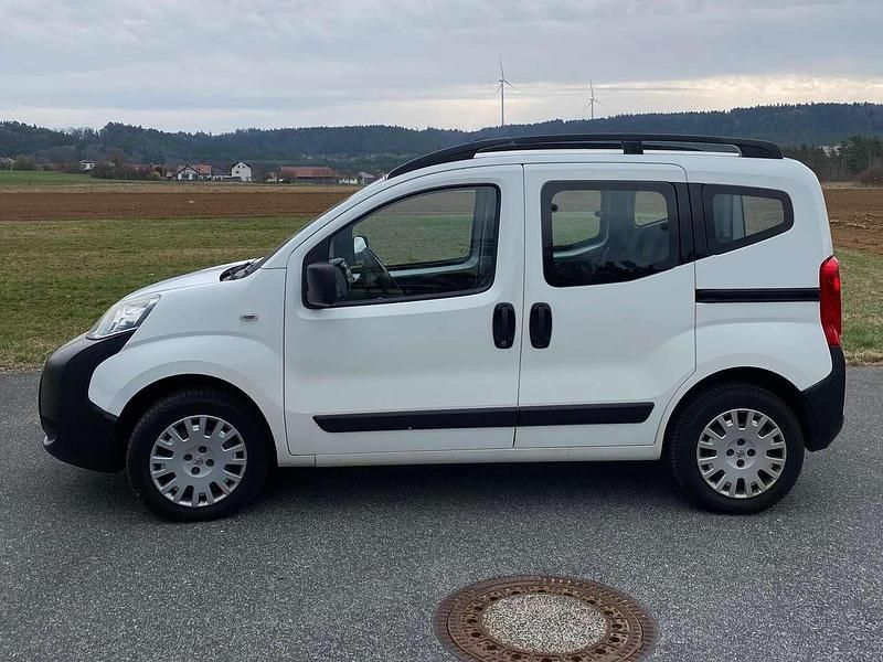 Gebraucht Peugeot TePee 75 PS (55 kW) 2012 Weiß Kombi