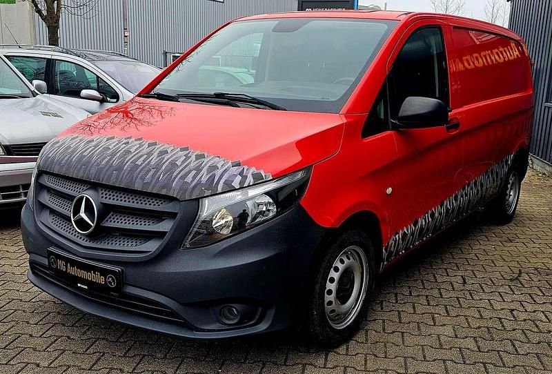 Gebraucht Mercedes Vito 136 PS (100 kW) 2016 Feuerrot Van