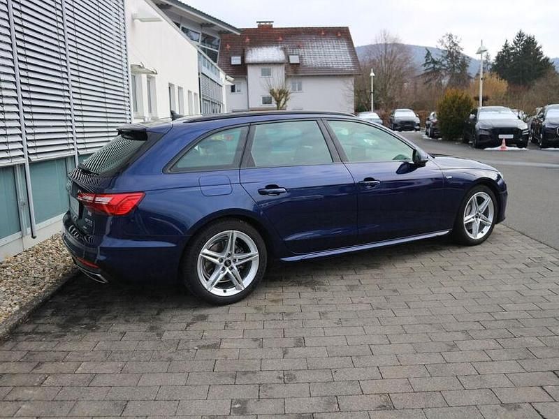 Gebraucht Audi A4 S-Line 204 PS (150 kW) 2023 Navarrablau metallic Kombi