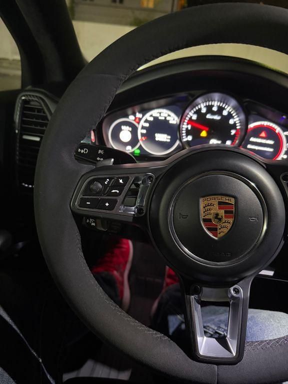 Gebraucht Porsche Cayenne Turbo 549 PS (403 kW) 2019 Schwarz SUV