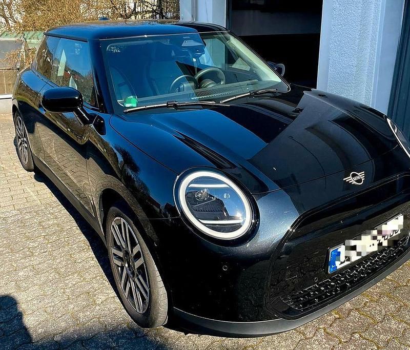 Gebraucht Mini Cooper 135 kW (184 PS) 2025 Schwarz Kleinwagen