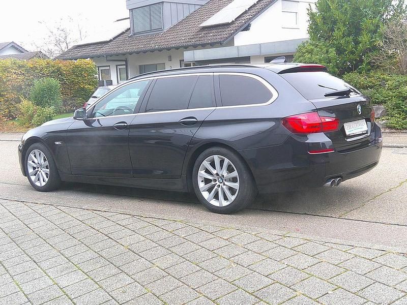 Gebraucht BMW 520 184 PS (135 kW) 2013 Grau Limousine