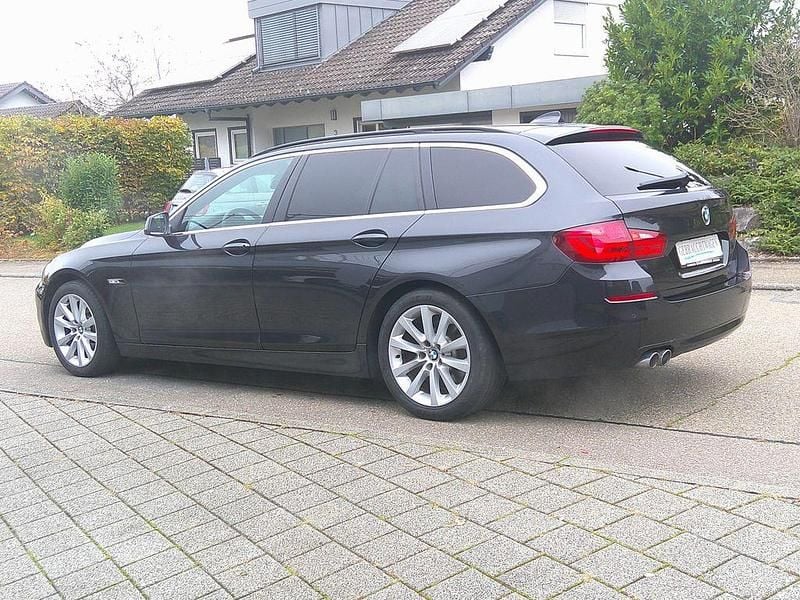 Grau Gebraucht 2013 BMW 520 Limousine | 9.250 € (Superpreis) - Bild 1/4