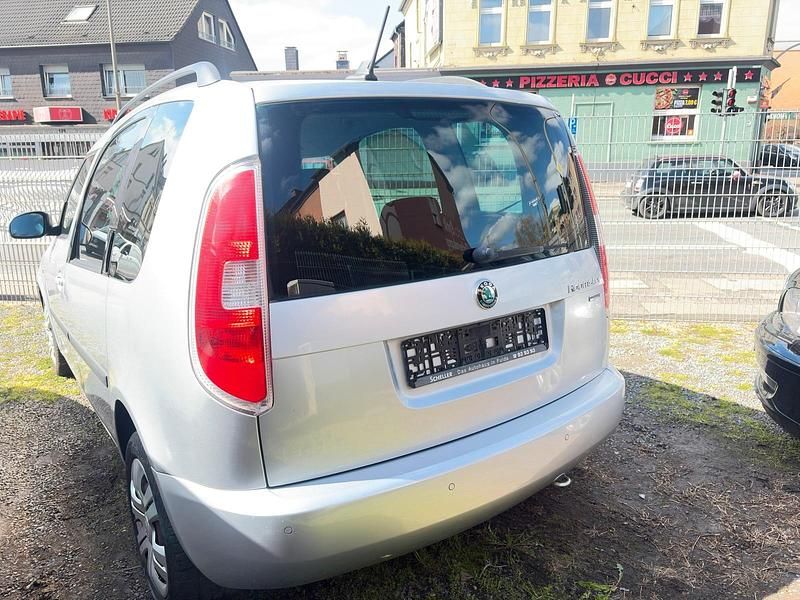 Gebraucht Skoda Roomster 90 PS (66 kW) 2011 Silber Van / Kleinbus