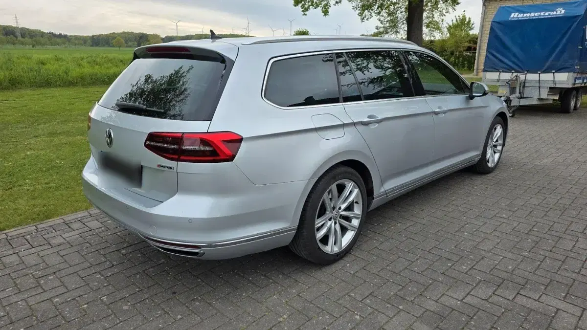 Gebraucht VW Passat Highline 239 PS (175 kW) 2019 Silber Kombi