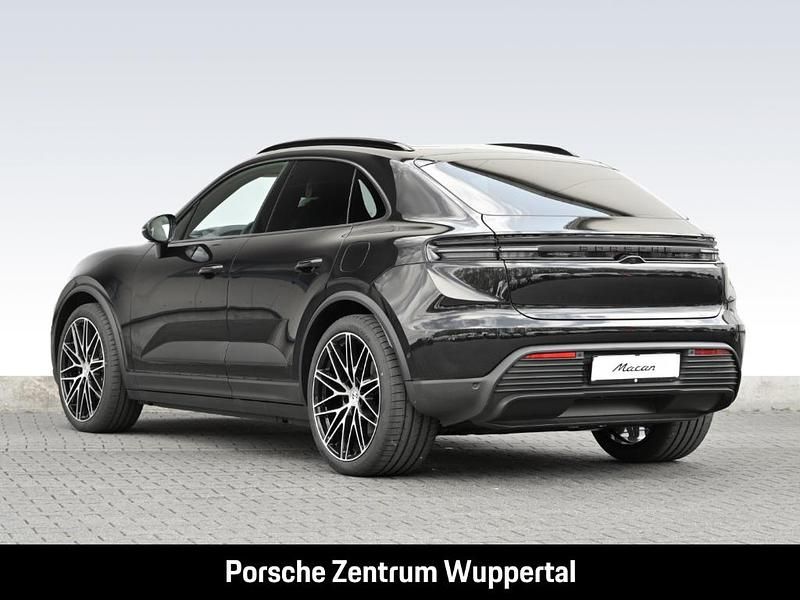 Gebraucht Porsche Macan 264 kW (360 PS) 2025 Tiefschwarzmetallic SUV